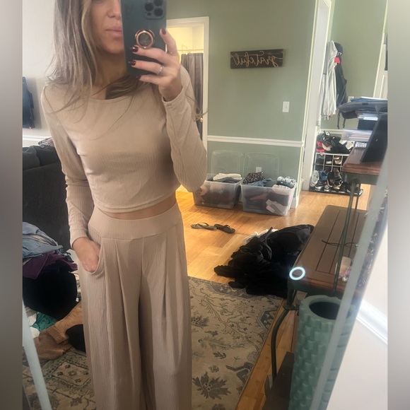 Two piece lounge, work, go out set - Picture 2 of 6